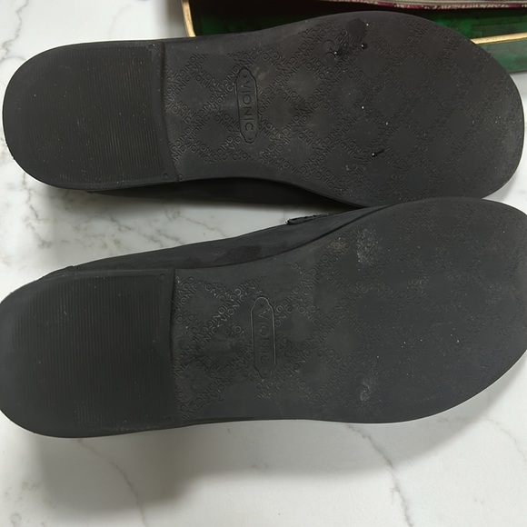 Vionic Loafer Black suede - Picture 8 of 9